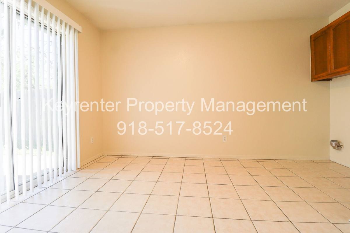 House for rent at 318 E Will Roger Blvd, Claremore, OK 74017