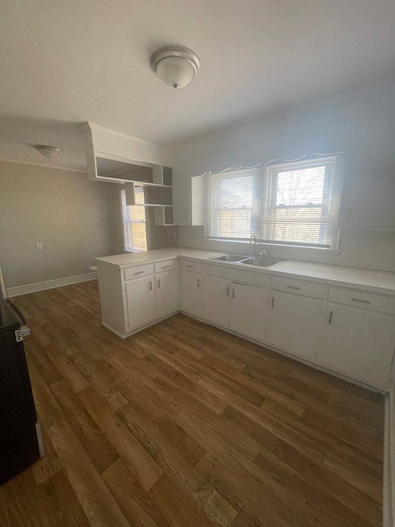 House for rent at 1620 2nd St SW, Hickory, NC 28602