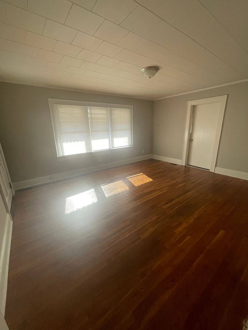 House for rent at 1620 2nd St SW, Hickory, NC 28602