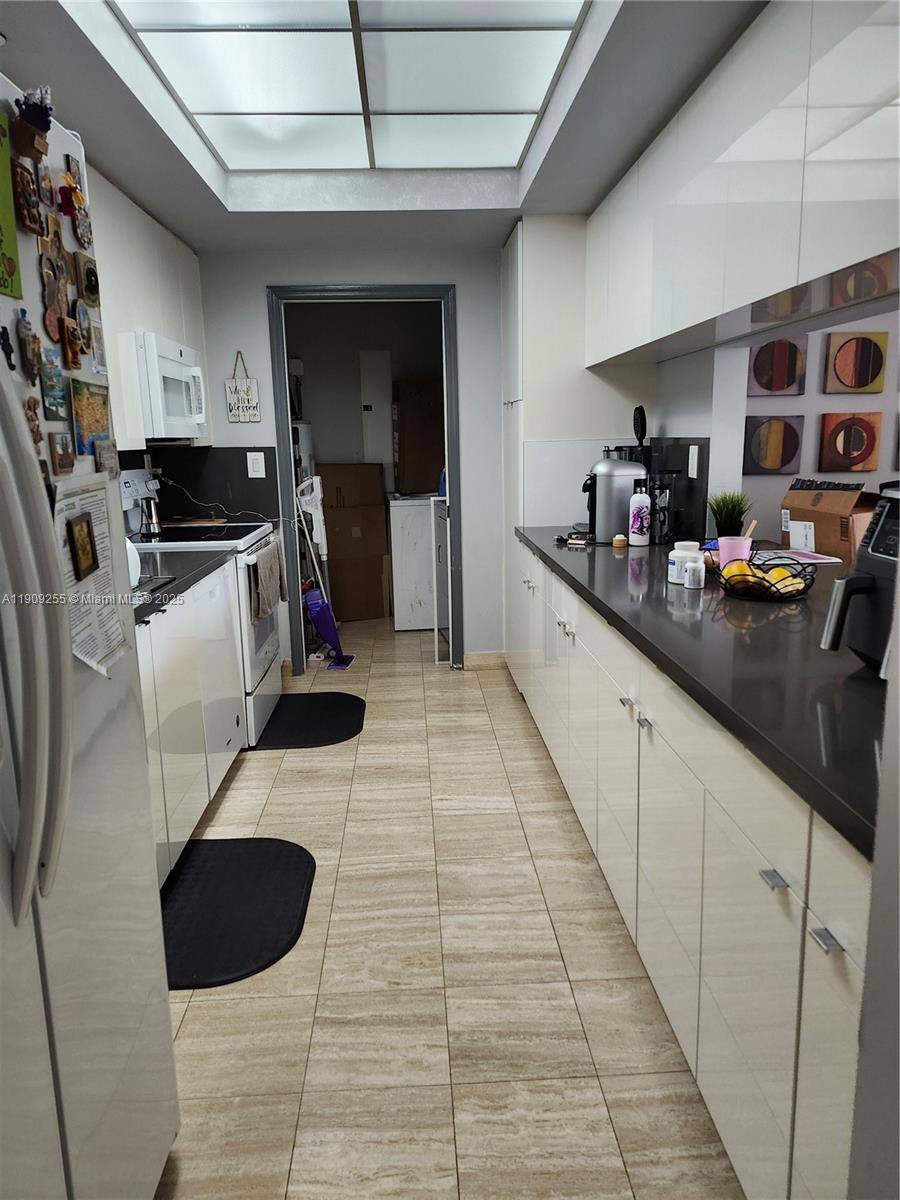 Apartment for rent at 9805 NW 52nd St #312, Miami, FL 33178