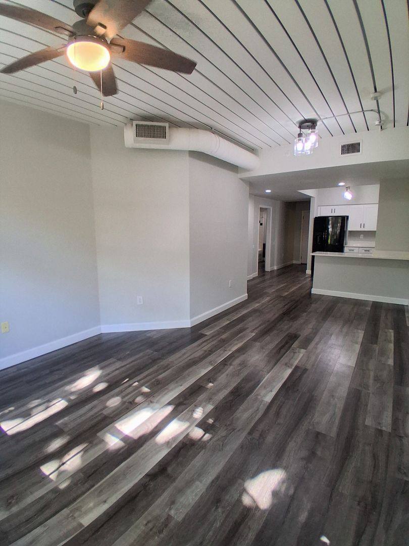 Condo for rent at 2402 W Azeele St, Tampa, FL 33609
