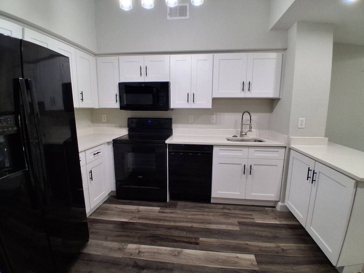 Condo for rent at 2402 W Azeele St, Tampa, FL 33609