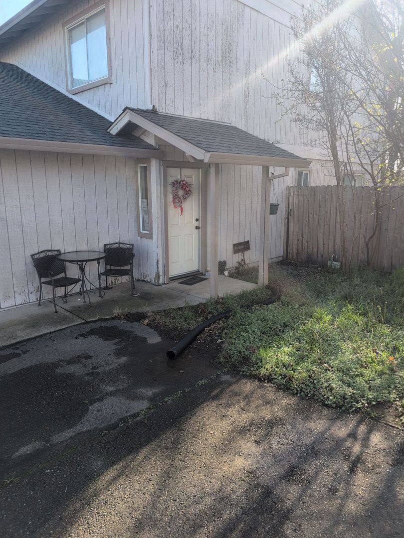 Townhouse for rent at 2333 Ferry St, Anderson, CA 96007