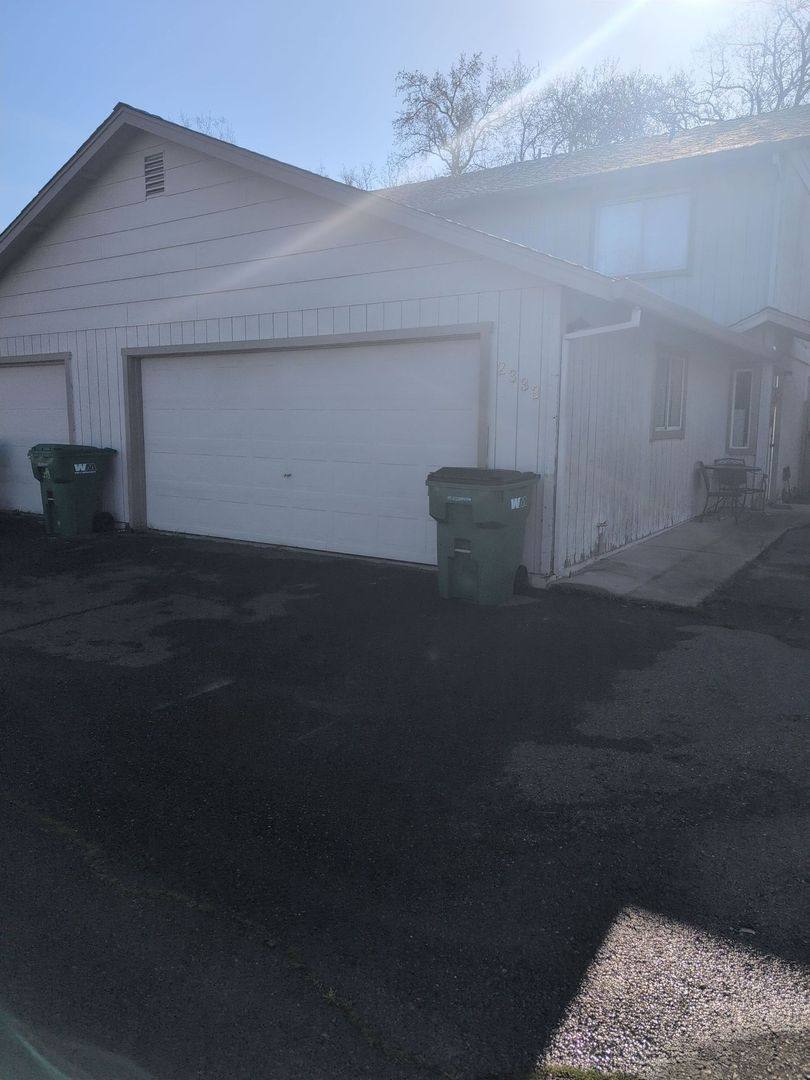 Townhouse for rent at 2333 Ferry St, Anderson, CA 96007