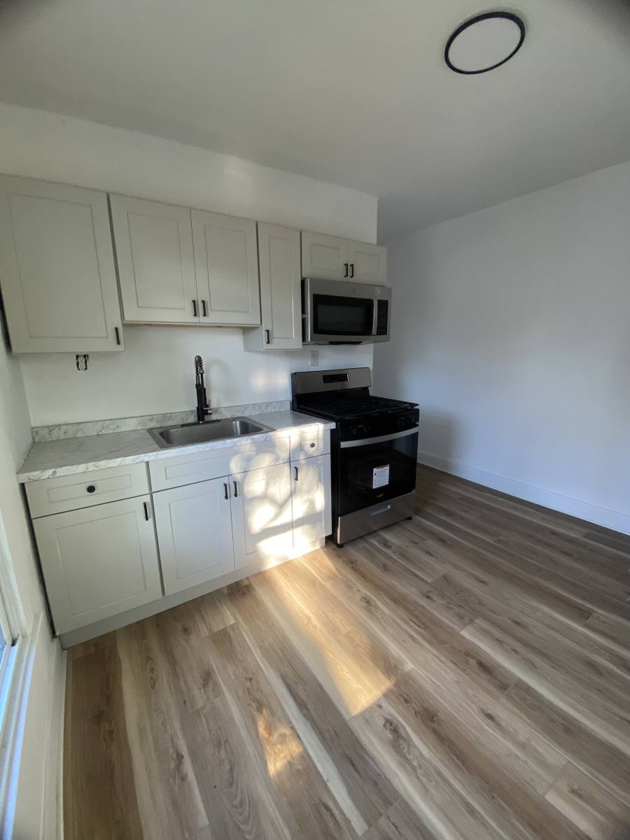 Apartment for rent at 521 N 33rd St #4, Louisville, KY 40212