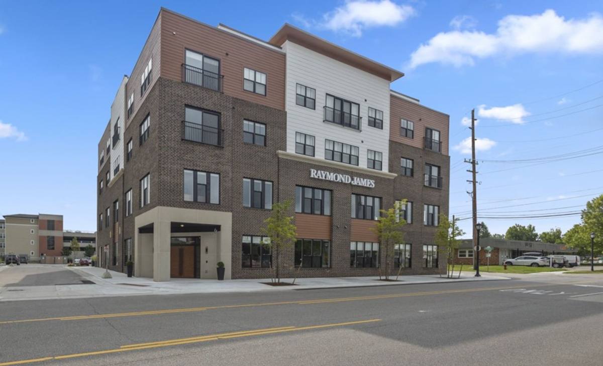 Apartment for rent at 27 S Squirrel Rd, Auburn Hills, MI 48326