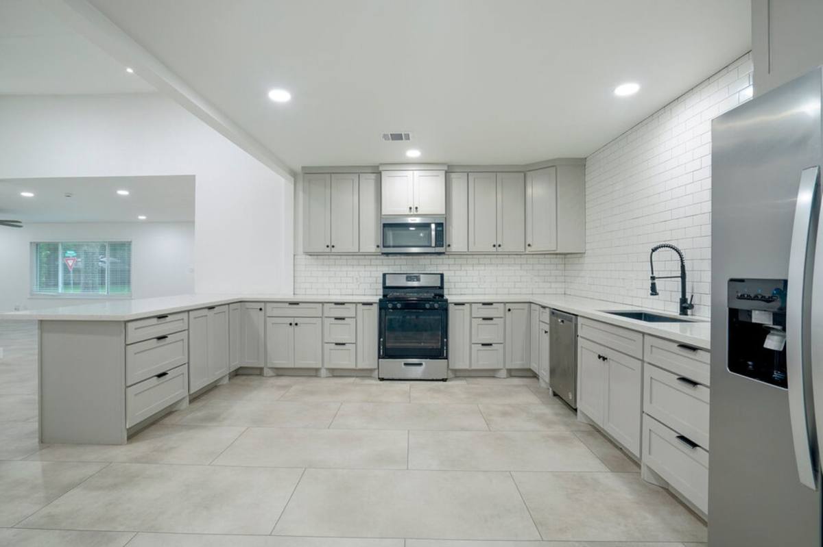 House for rent at 1800 Grace St, Taylor, TX 76574