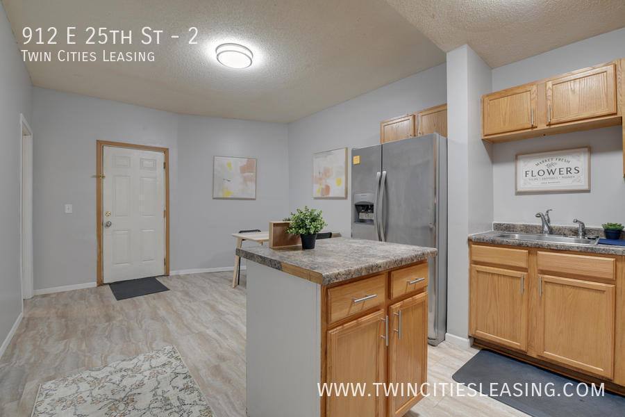 Apartment for rent at 912 E 25th St, Minneapolis, MN 55404