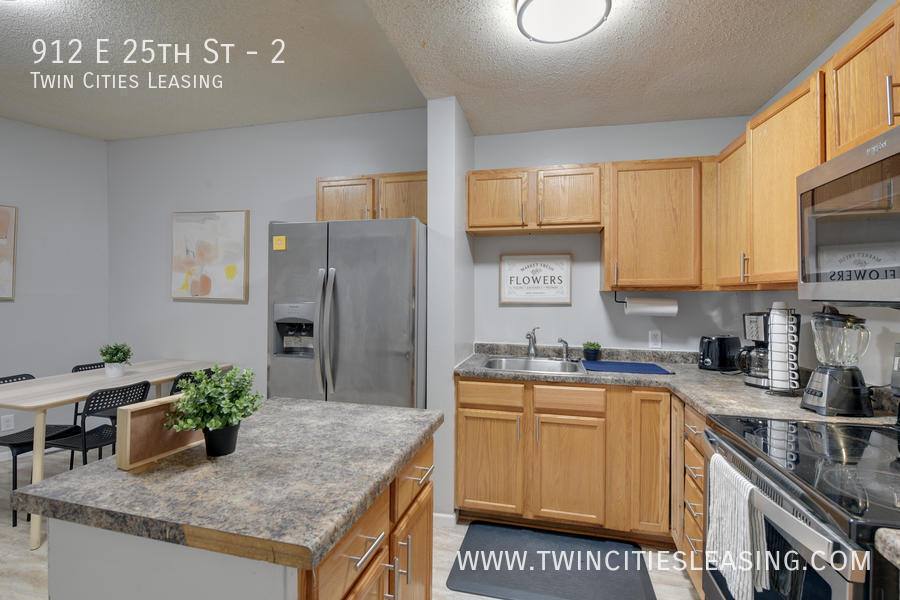 Apartment for rent at 912 E 25th St, Minneapolis, MN 55404