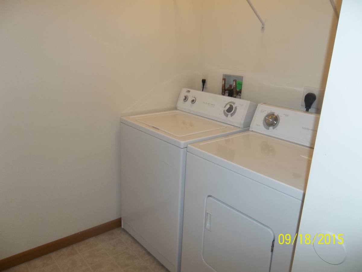 Apartment for rent at 109 Brookside Dr, Anna, OH 45302