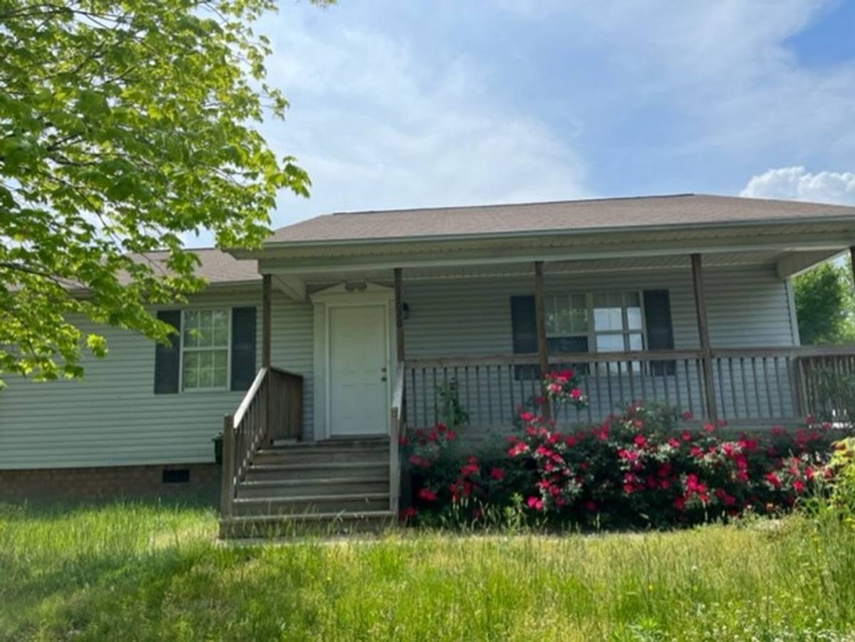 House for rent at 2020 Ball Park Rd, Thomasville, NC 27360
