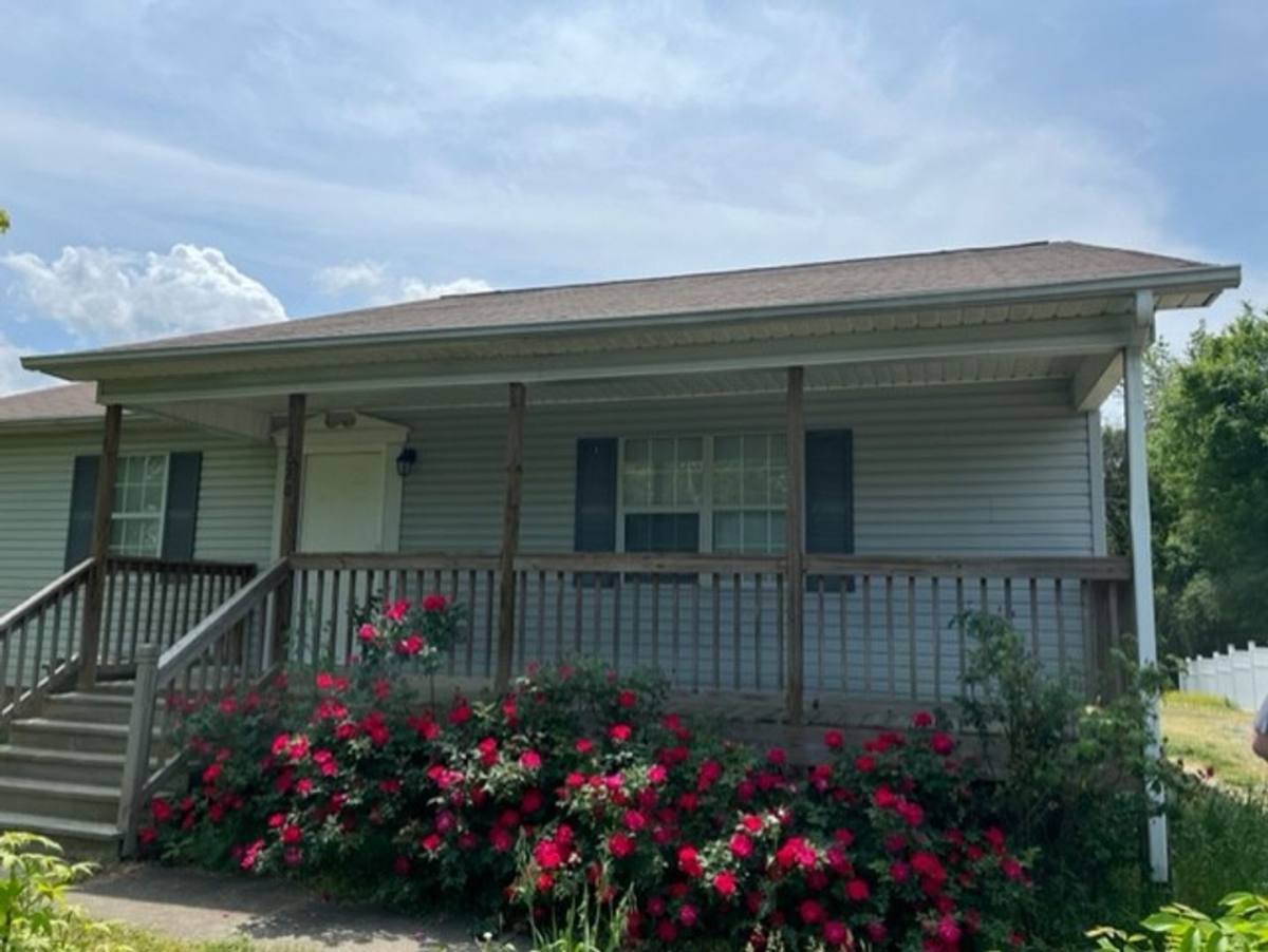 House for rent at 2020 Ball Park Rd, Thomasville, NC 27360