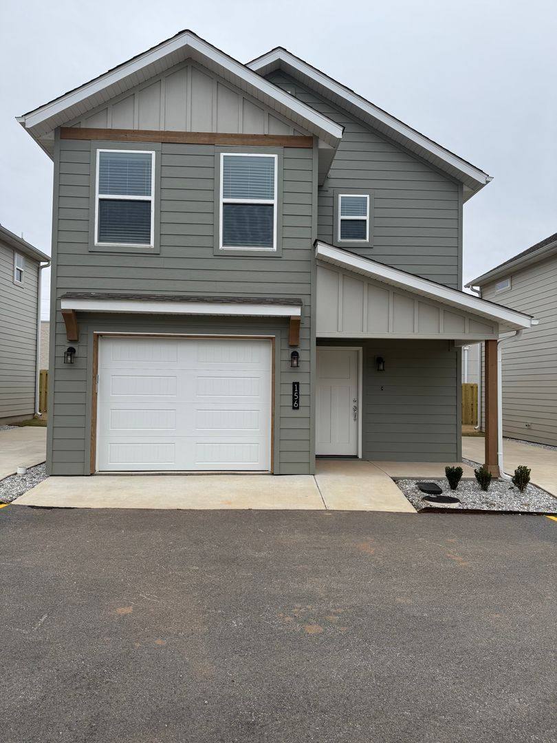 House for rent at 156 Copper Oaks Dr, Centerton, AR 72719