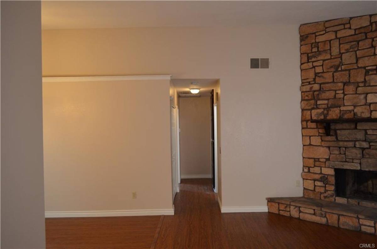 Apartment for rent at 13073 Navajo Rd, Apple Valley, CA 92308