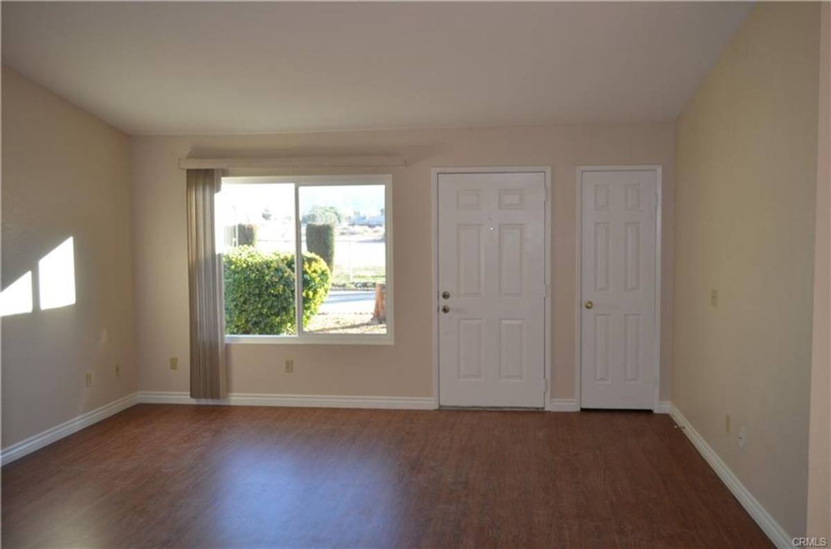 Apartment for rent at 13073 Navajo Rd, Apple Valley, CA 92308
