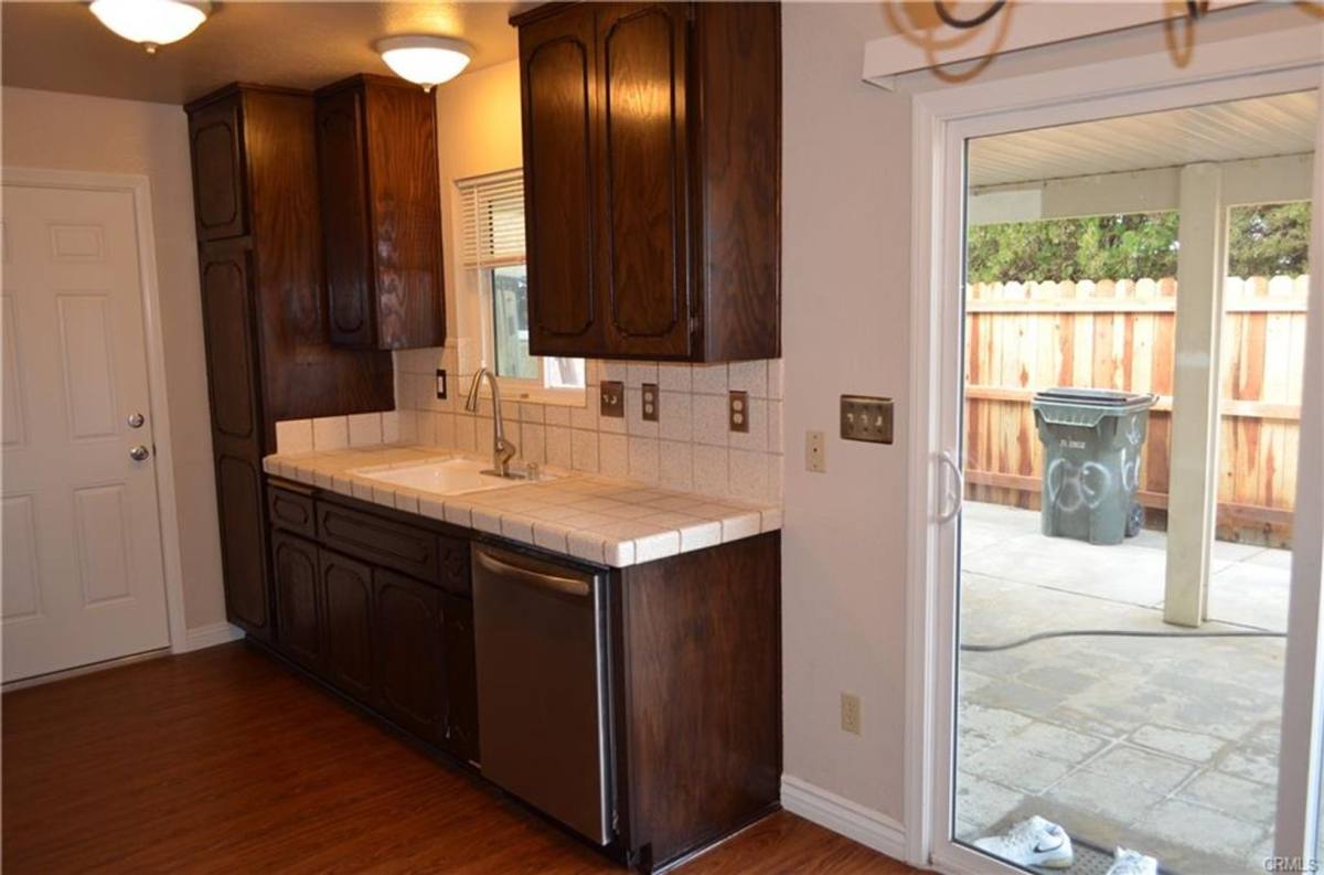 Apartment for rent at 13073 Navajo Rd, Apple Valley, CA 92308
