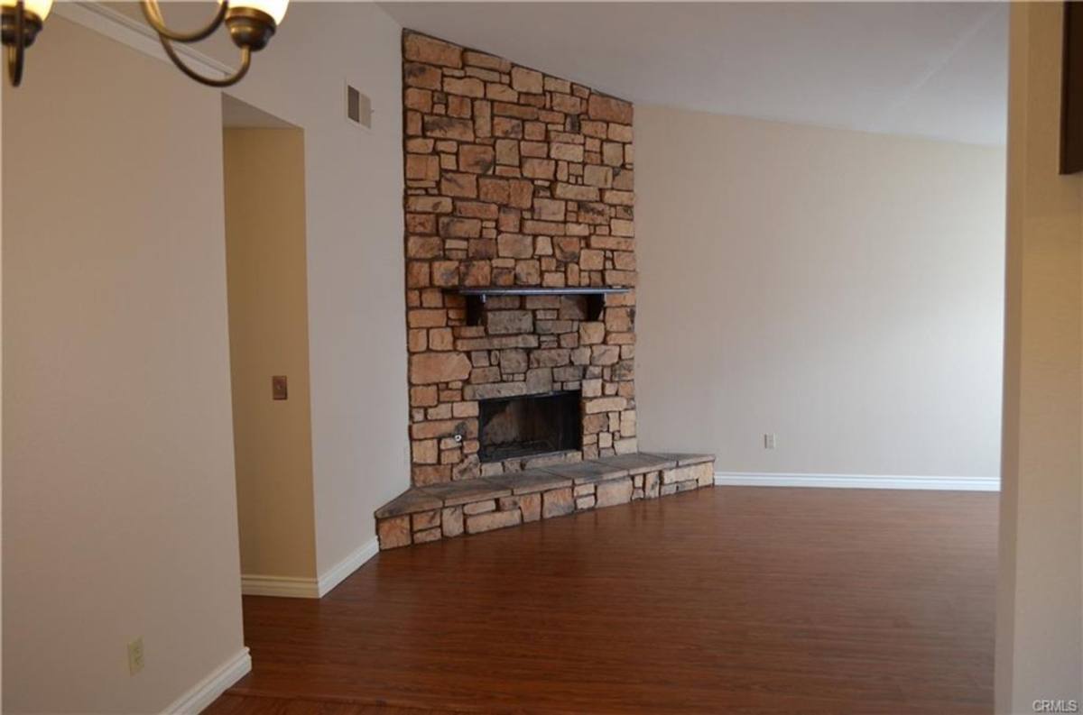 Apartment for rent at 13073 Navajo Rd, Apple Valley, CA 92308