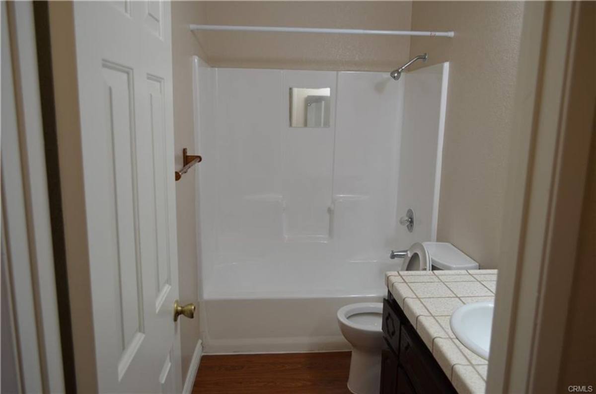 Apartment for rent at 13073 Navajo Rd, Apple Valley, CA 92308