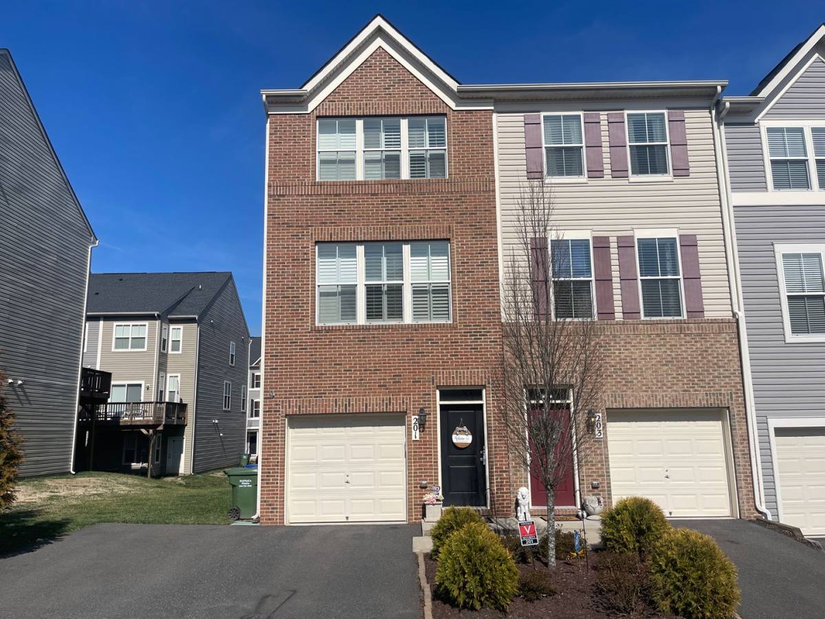 Townhouse for rent at 201 Woodstream Circle, Stafford, VA 22556