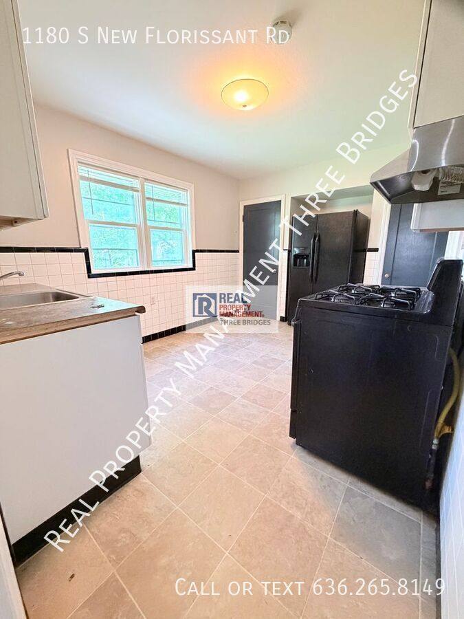 House for rent at 1180 S New Florissant Rd, Florissant, MO 63031