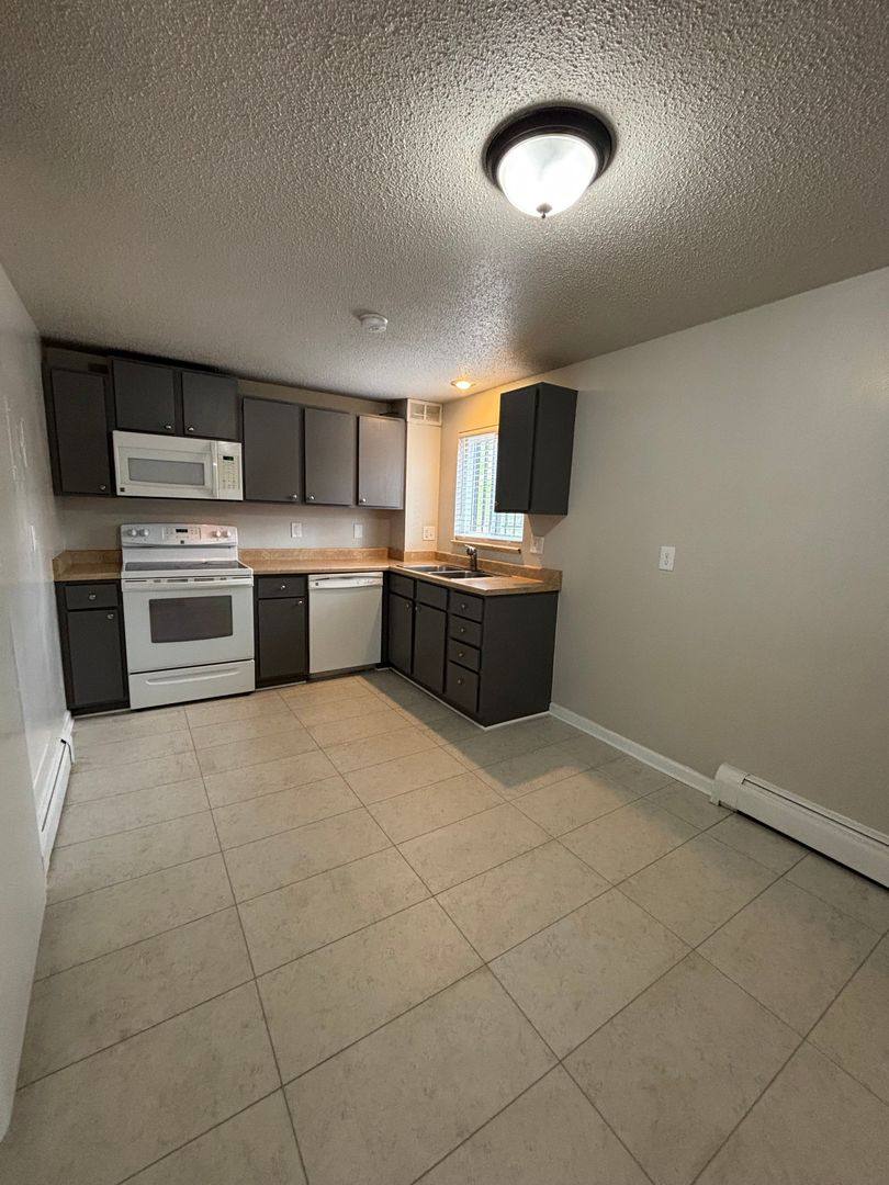 903 Fontmore Rd, Colorado Springs, CO 80904 - Apartment for Rent - Image 10