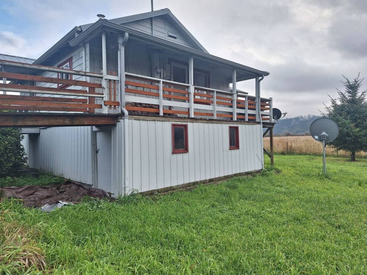House for rent at 11393 Carver Rd, Clatskanie, OR 97016