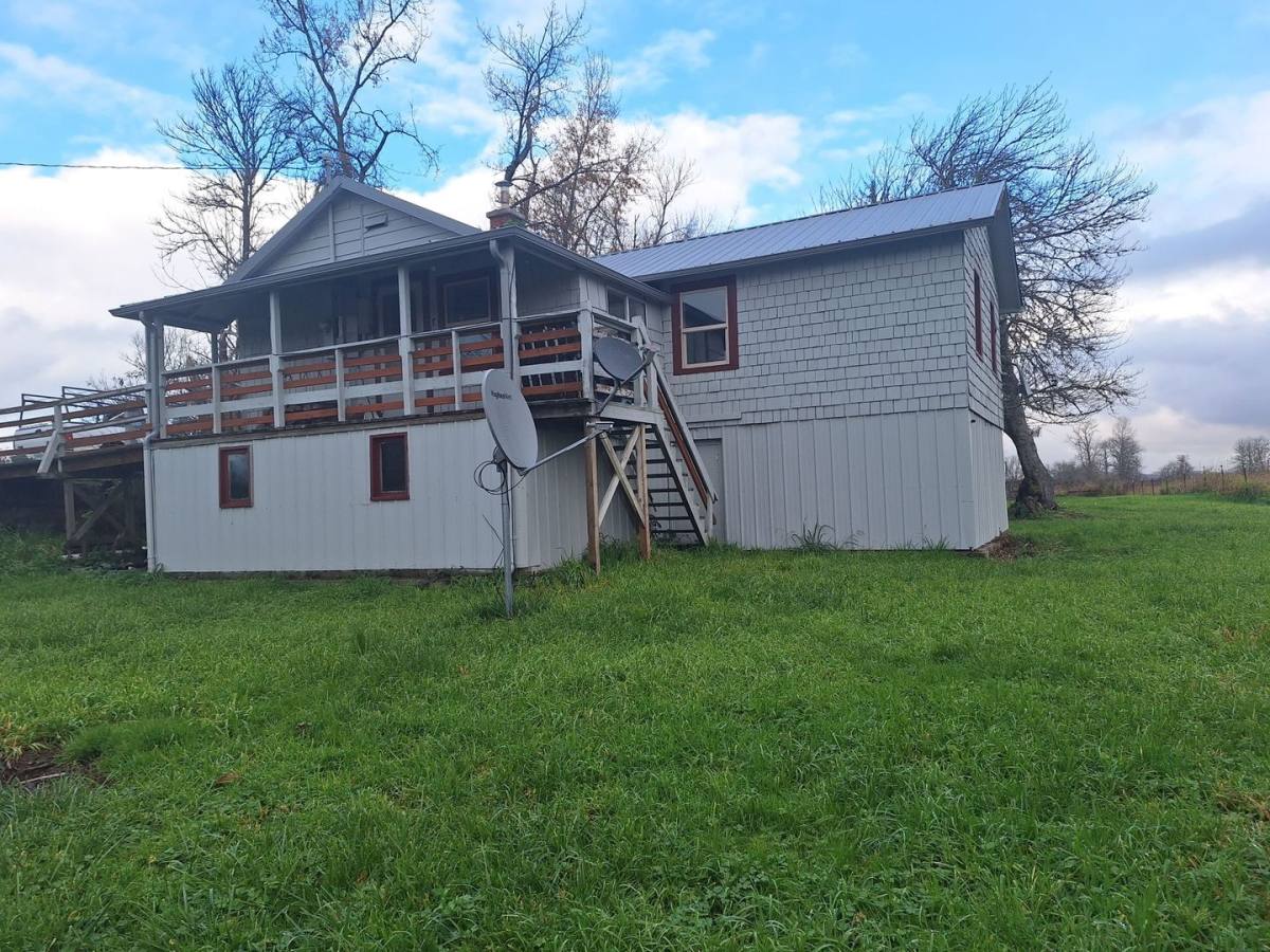 House for rent at 11393 Carver Rd, Clatskanie, OR 97016