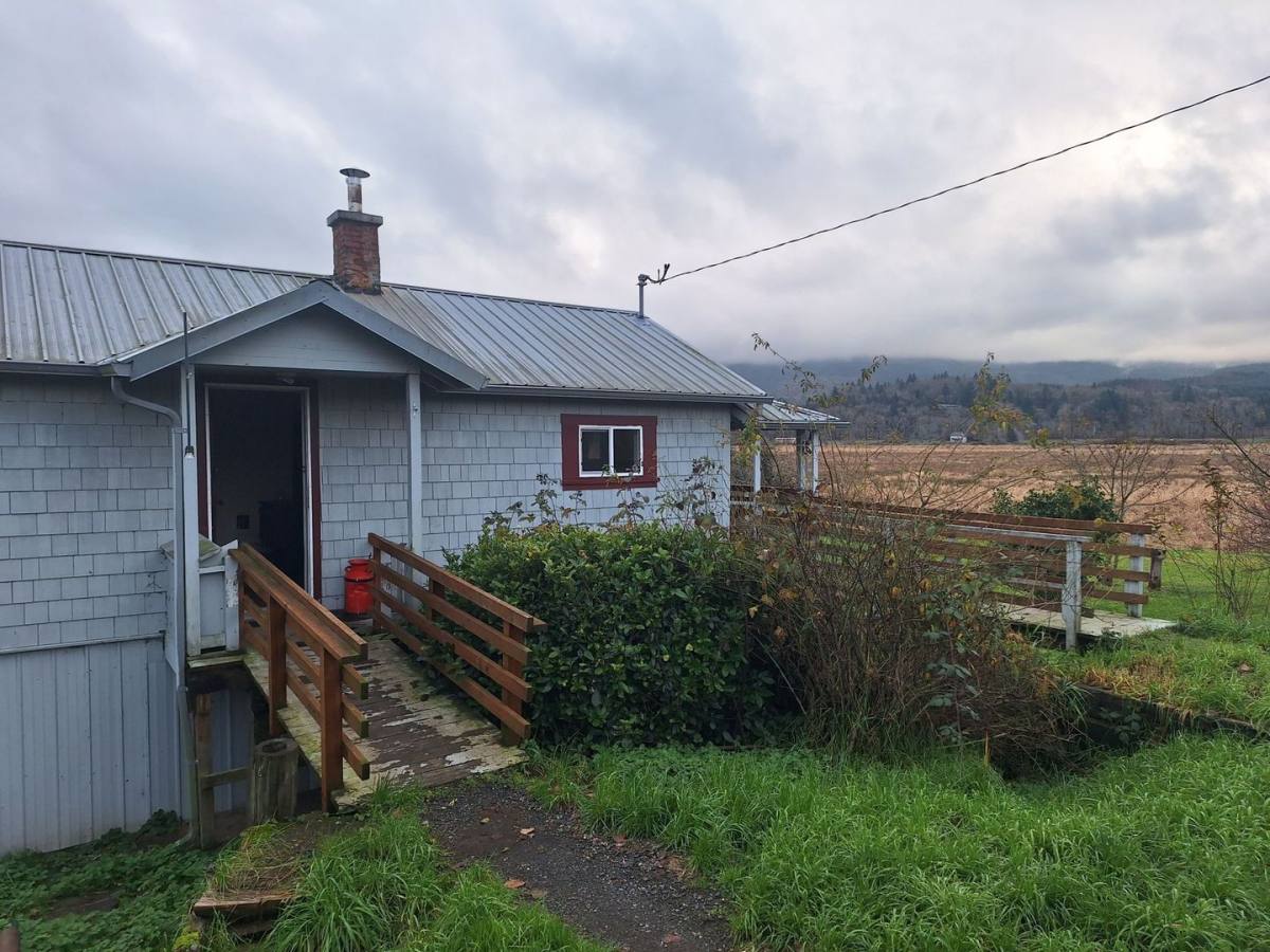 House for rent at 11393 Carver Rd, Clatskanie, OR 97016
