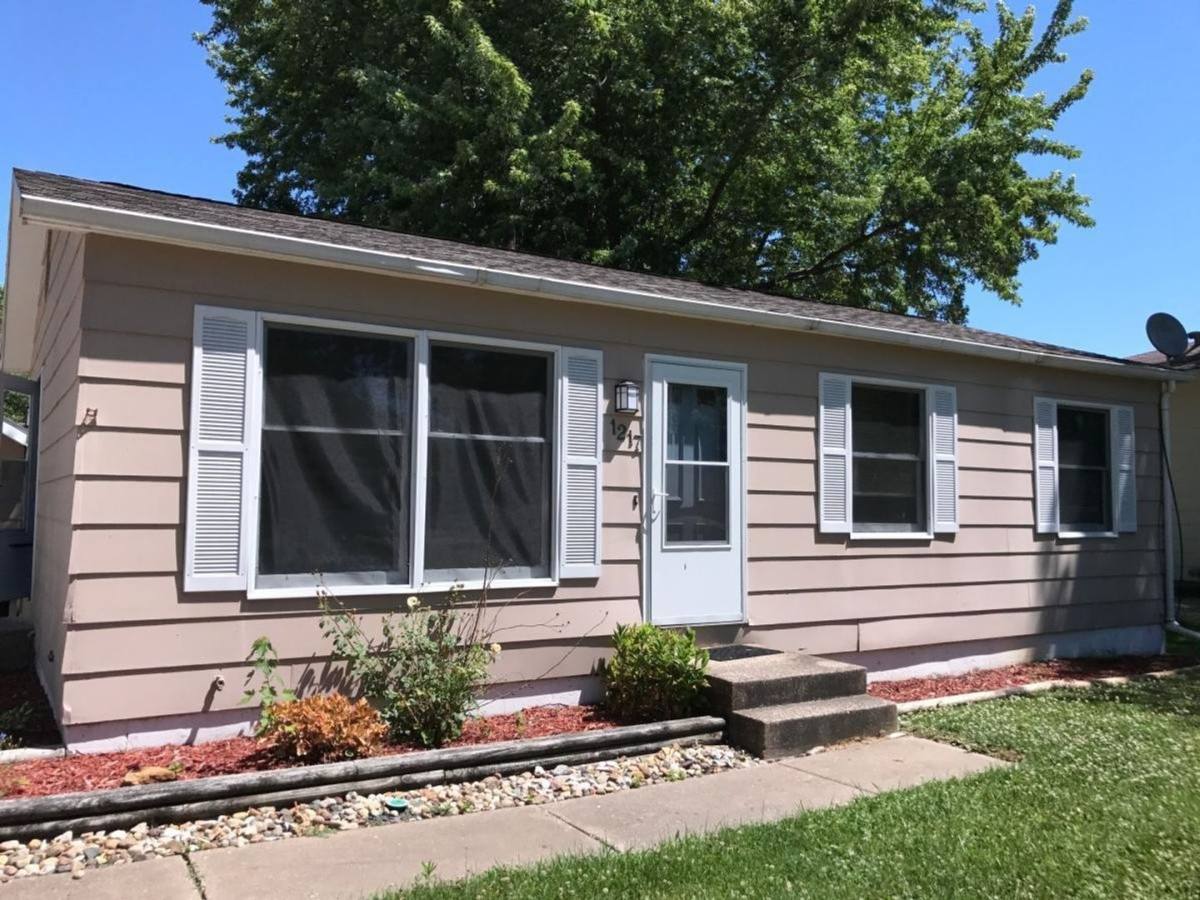 House for rent at 1217 95th Ave W, Rock Island, IL 61201