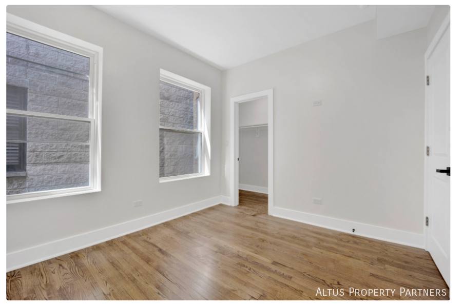 Townhouse for rent at 4927 S Prairie Ave #2N, Chicago, IL 60615