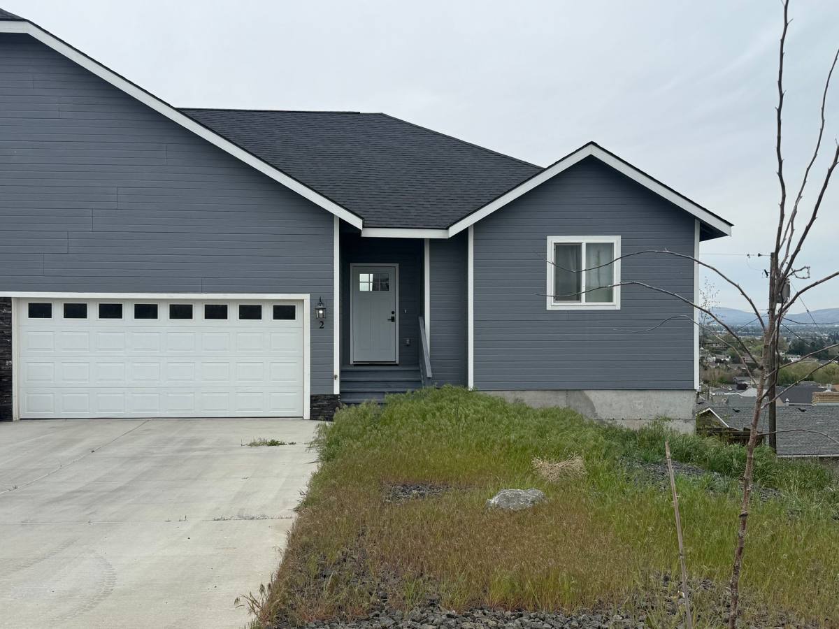 Townhouse for rent at 505 N 80th Ave, Yakima, WA 98908