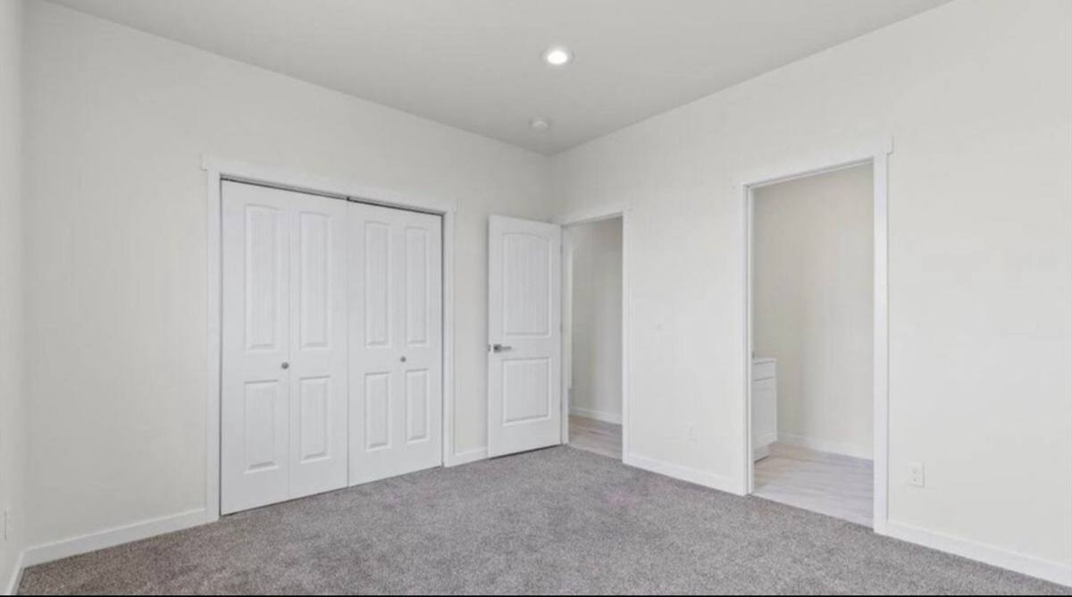 Townhouse for rent at 505 N 80th Ave, Yakima, WA 98908