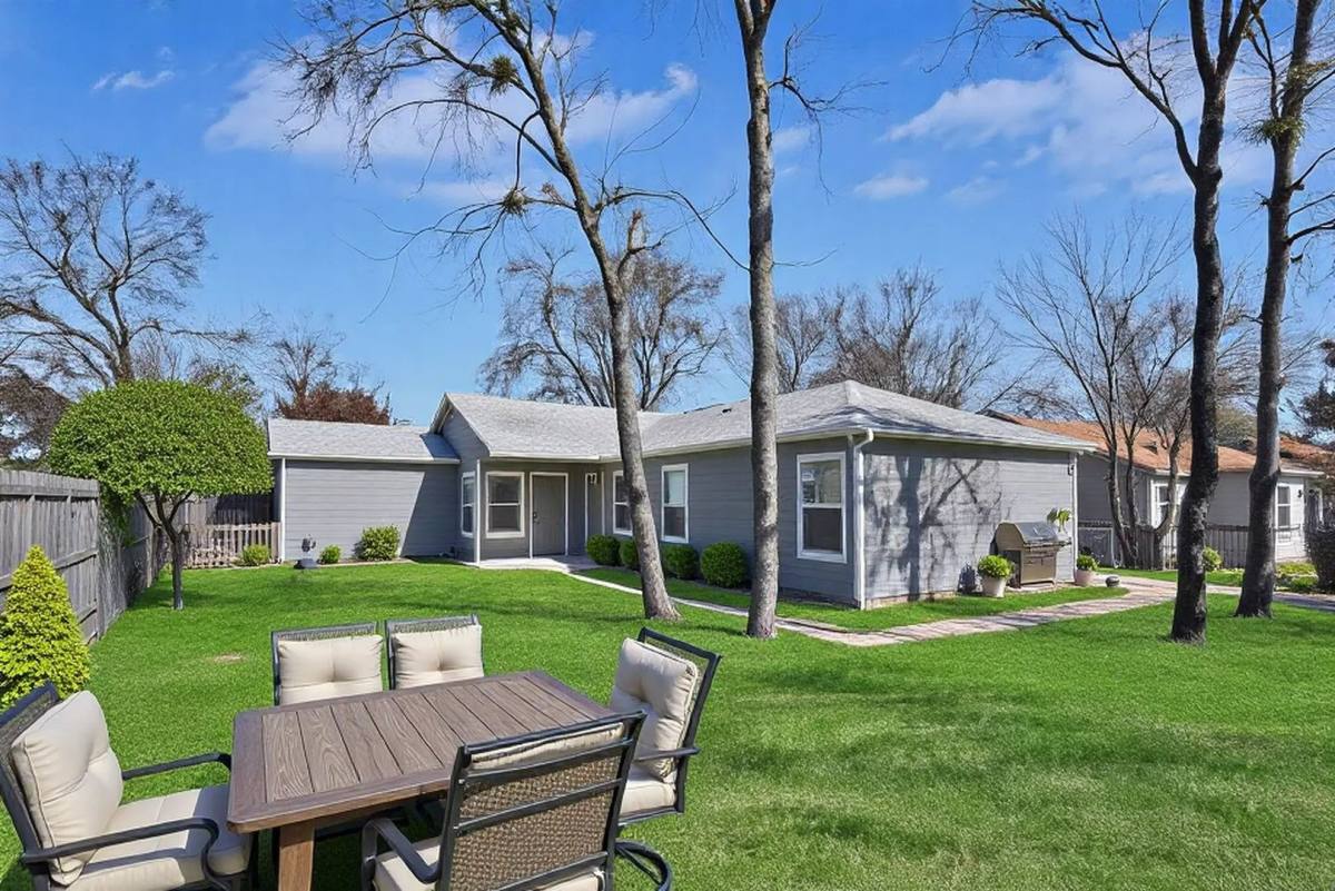 Apartment for rent at 6205 Lovett Ave, Dallas, TX 75227