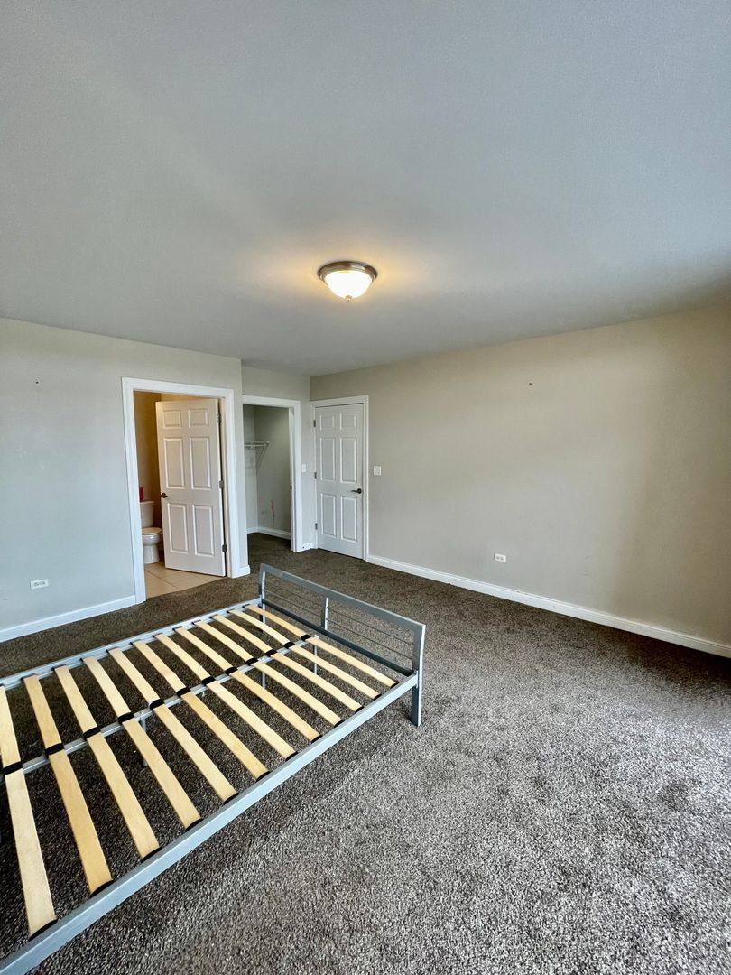 Apartment for rent at 6401-6423 N Rockwell, Chicago, IL 60645