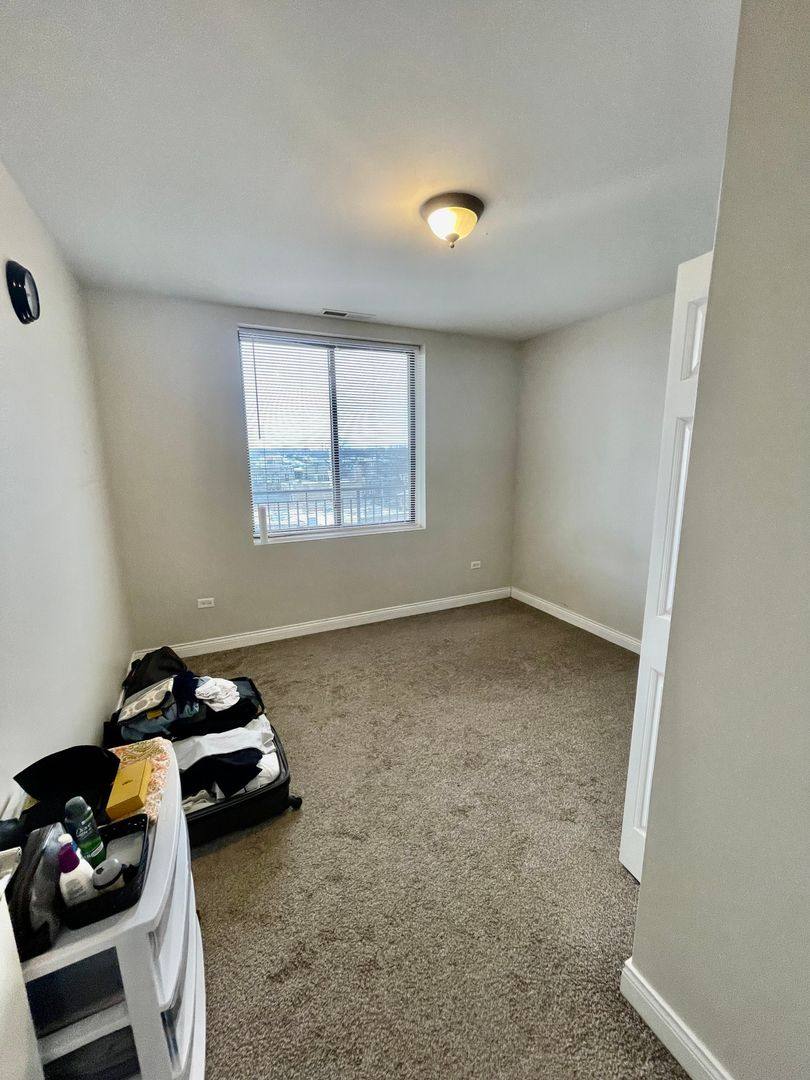Apartment for rent at 6401-6423 N Rockwell, Chicago, IL 60645