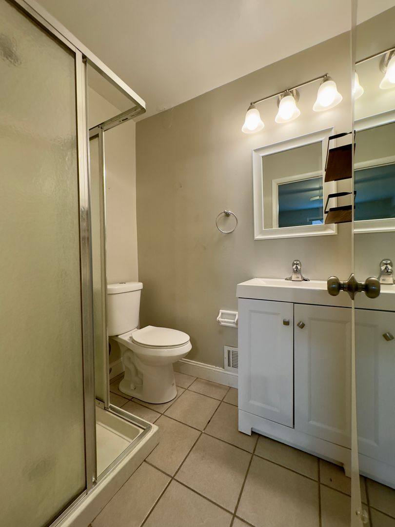 Apartment for rent at 11 Warren Lodge Court, Cockeysville, MD 21030