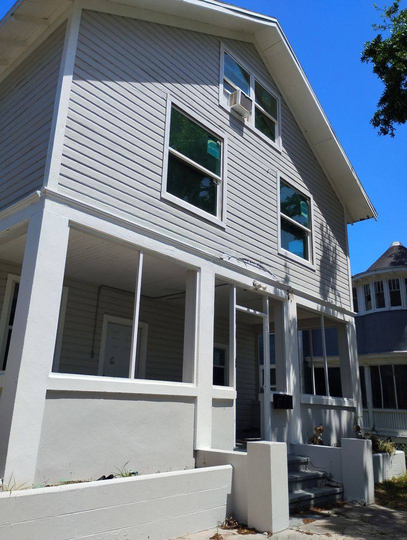 Apartment for rent at 208 Fairview Ave, Daytona Beach, FL 32114
