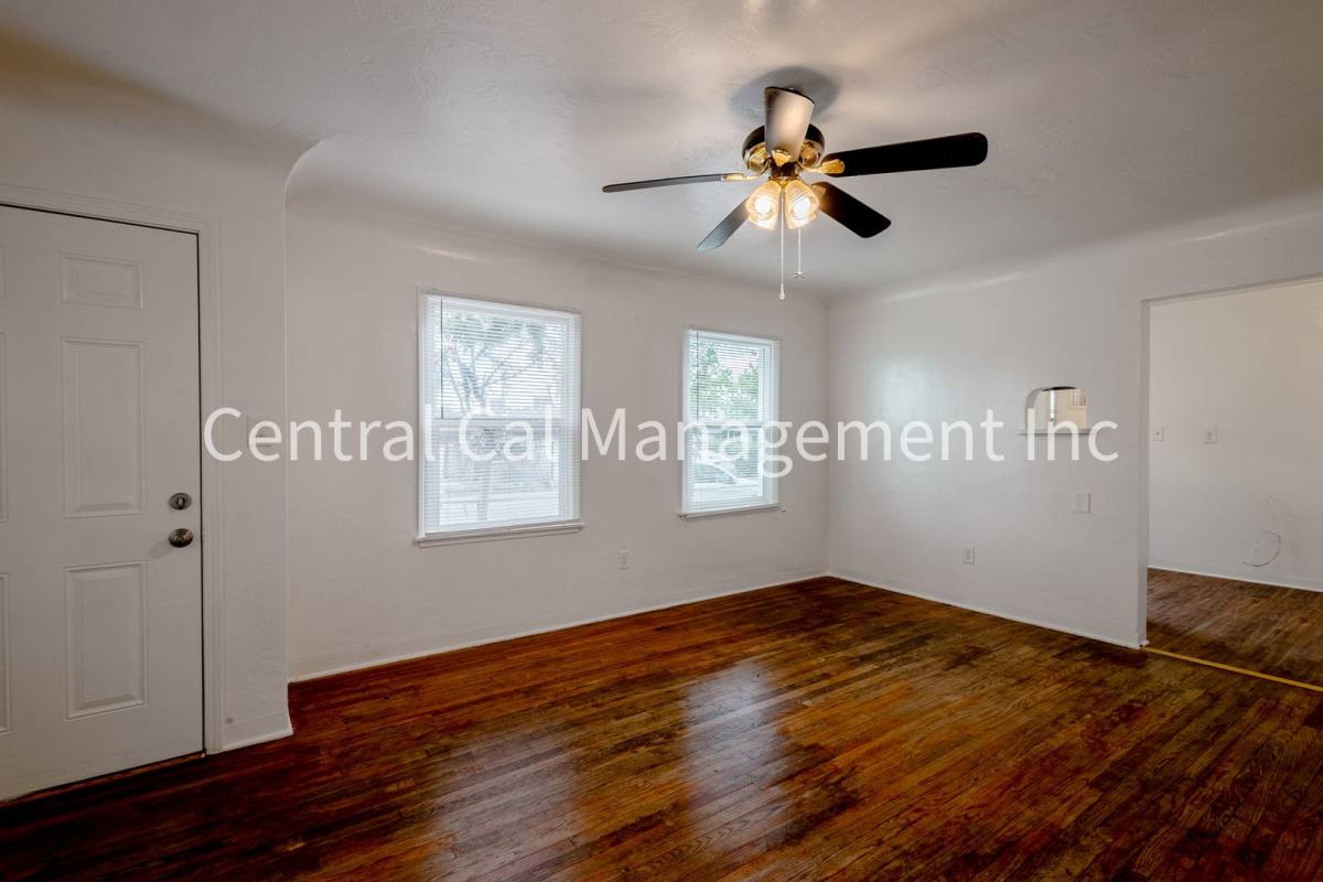 House for rent at 2124 Pacific St, Bakersfield, CA 93305