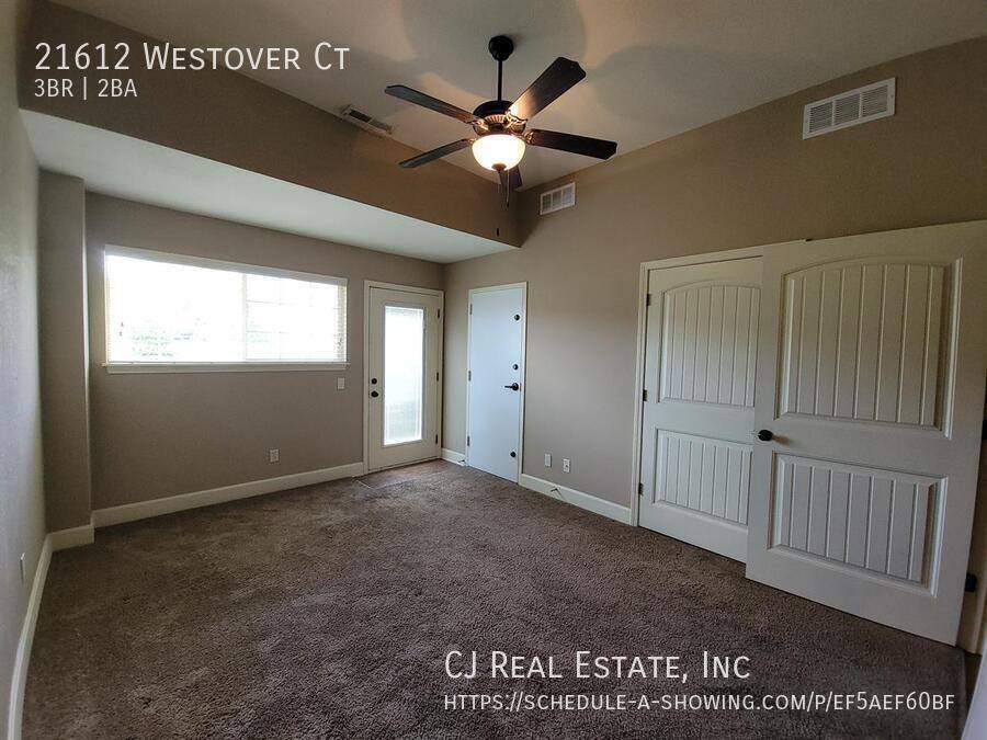 Townhouse for rent at 21612 Westover Court, Peculiar, MO 64078