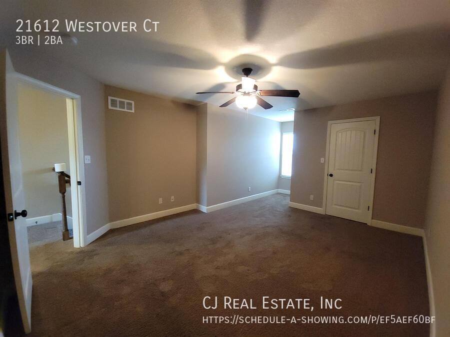 Townhouse for rent at 21612 Westover Court, Peculiar, MO 64078