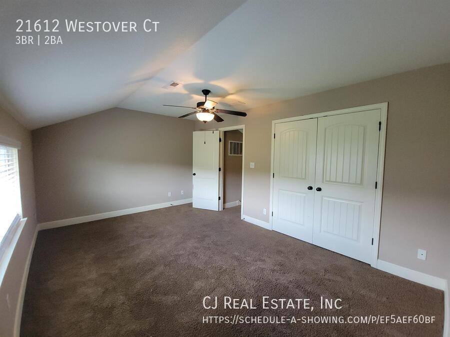 Townhouse for rent at 21612 Westover Court, Peculiar, MO 64078