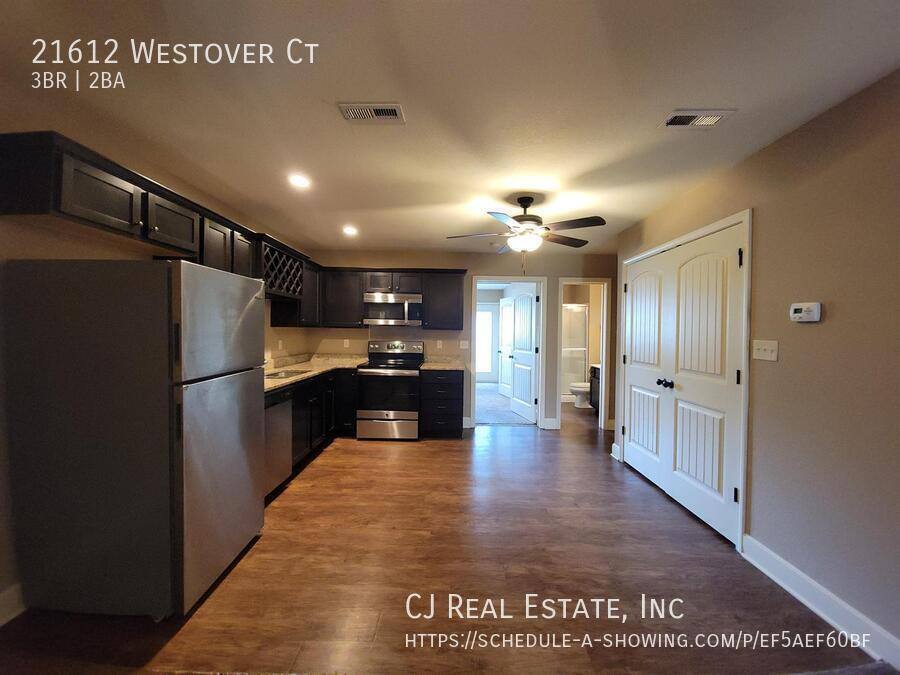 Townhouse for rent at 21612 Westover Court, Peculiar, MO 64078