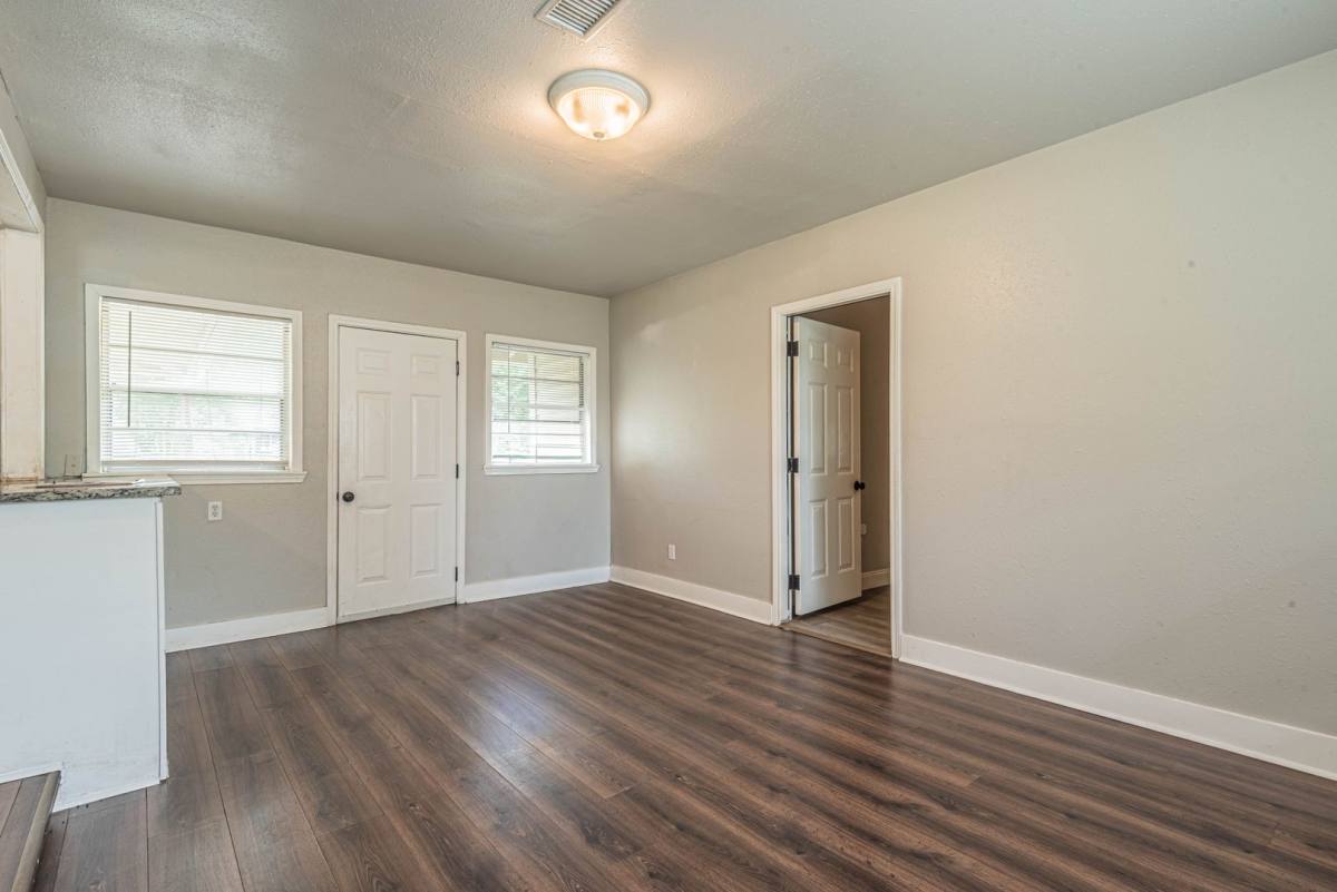 House for rent at 5818 Glenhurst Dr, Houston, TX 77033