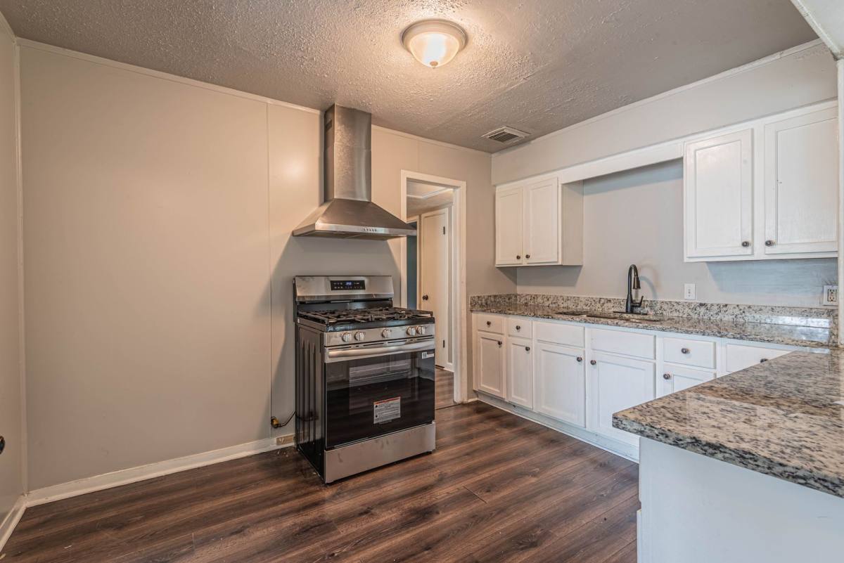 House for rent at 5818 Glenhurst Dr, Houston, TX 77033