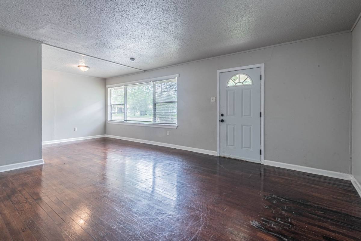 House for rent at 5818 Glenhurst Dr, Houston, TX 77033