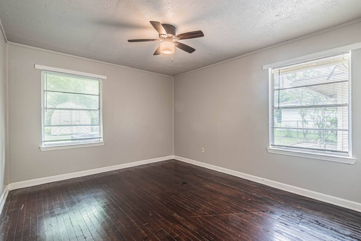 House for rent at 5818 Glenhurst Dr, Houston, TX 77033