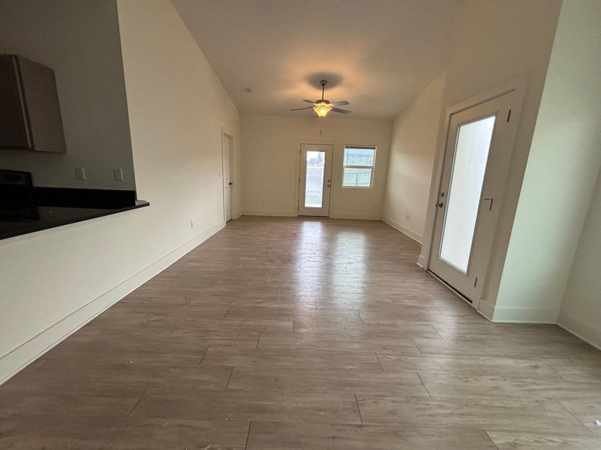 Apartment for rent at 1717 19 Hickory Creek, Wichita, KS 67235