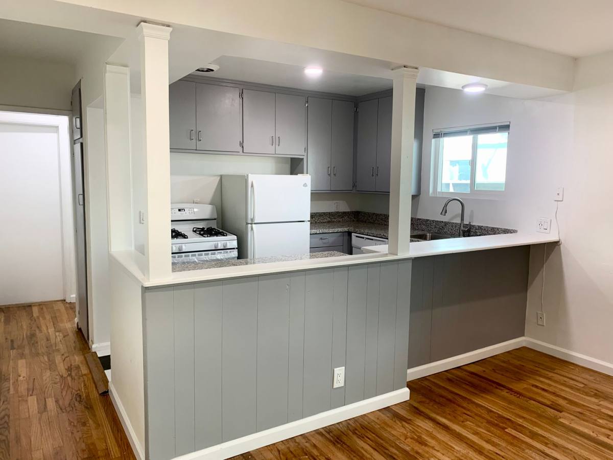 Apartment for rent at 3771 Vinton Ave, Los Angeles, CA 90034