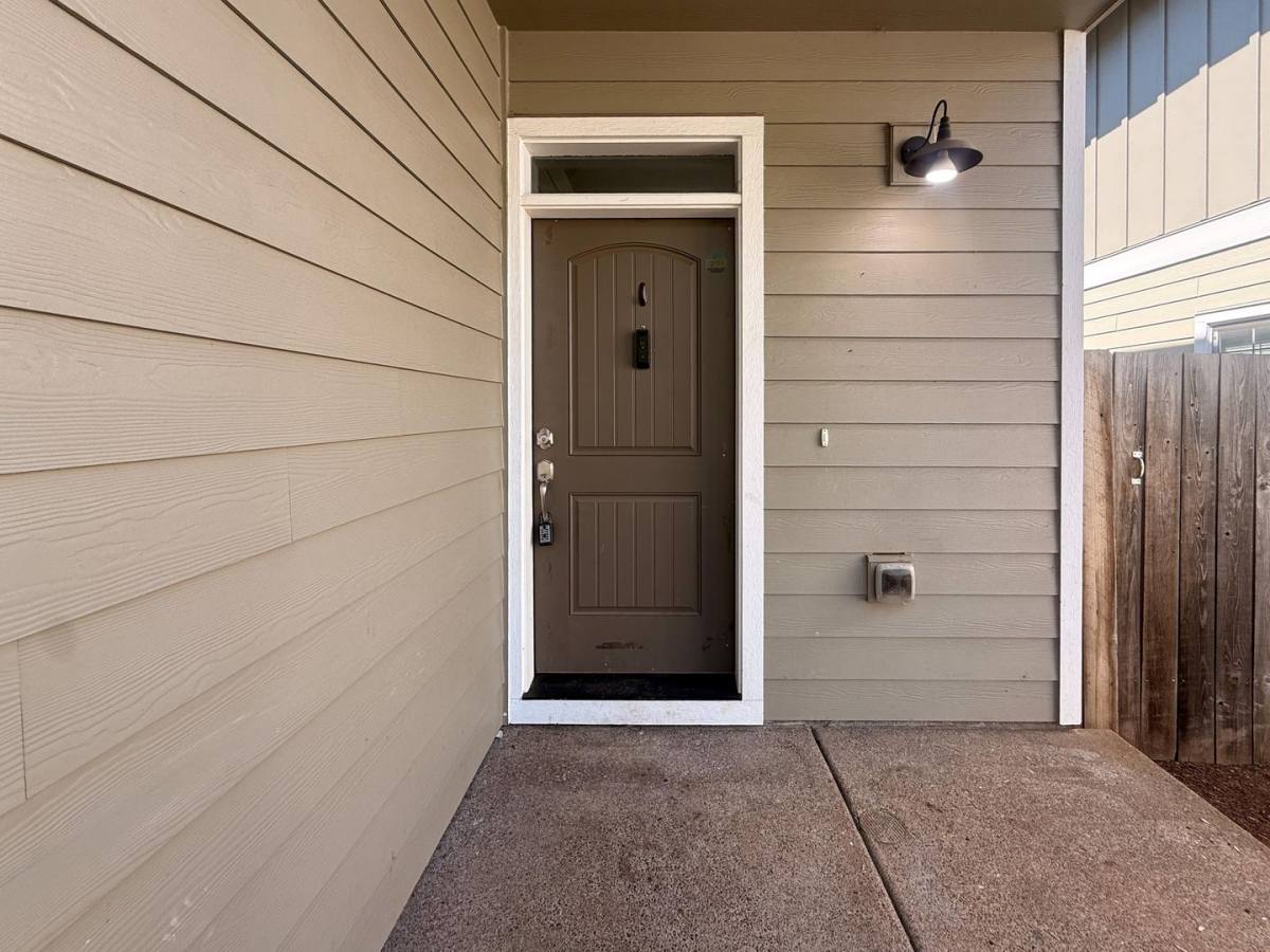 Apartment for rent at 5711-5713 Honey Bee St S, Salem, OR 97306