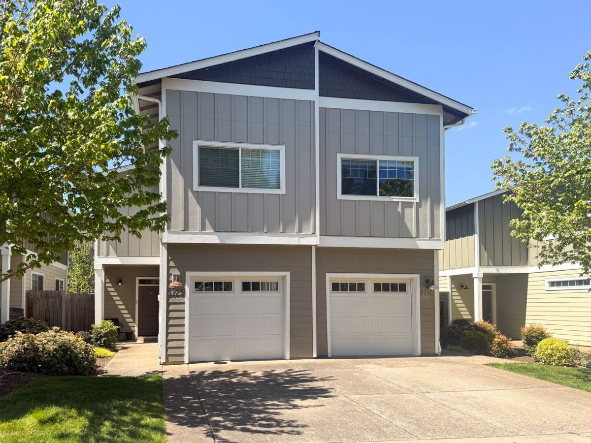 Apartment for rent at 5711-5713 Honey Bee St S, Salem, OR 97306